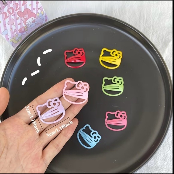 Colorful Hello Kitty Hair Clips set of 7 - Picture 2 of 2